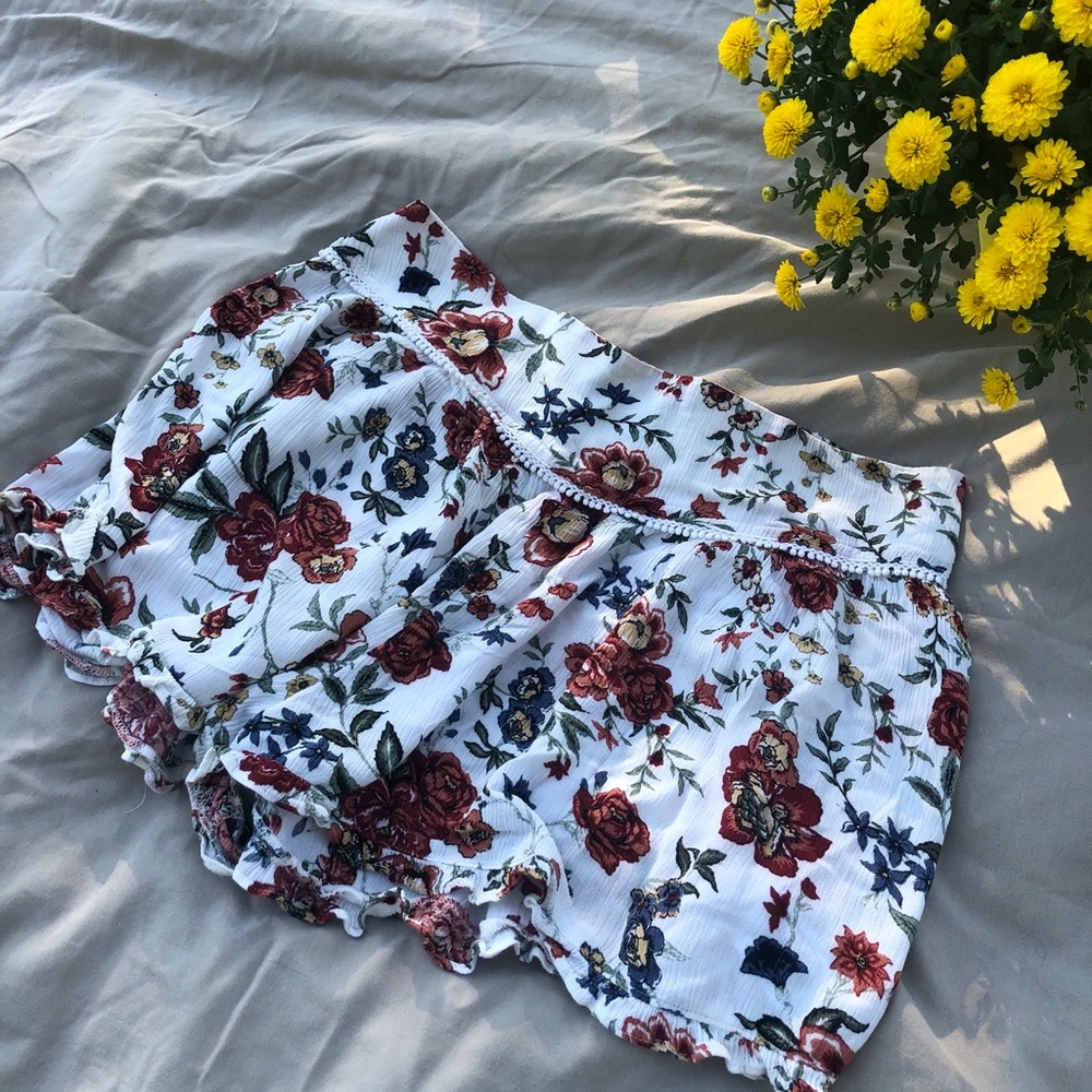 American Eagle Red Floral Soft Shorts